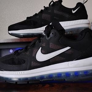 Nike Black and White Men's Shoes